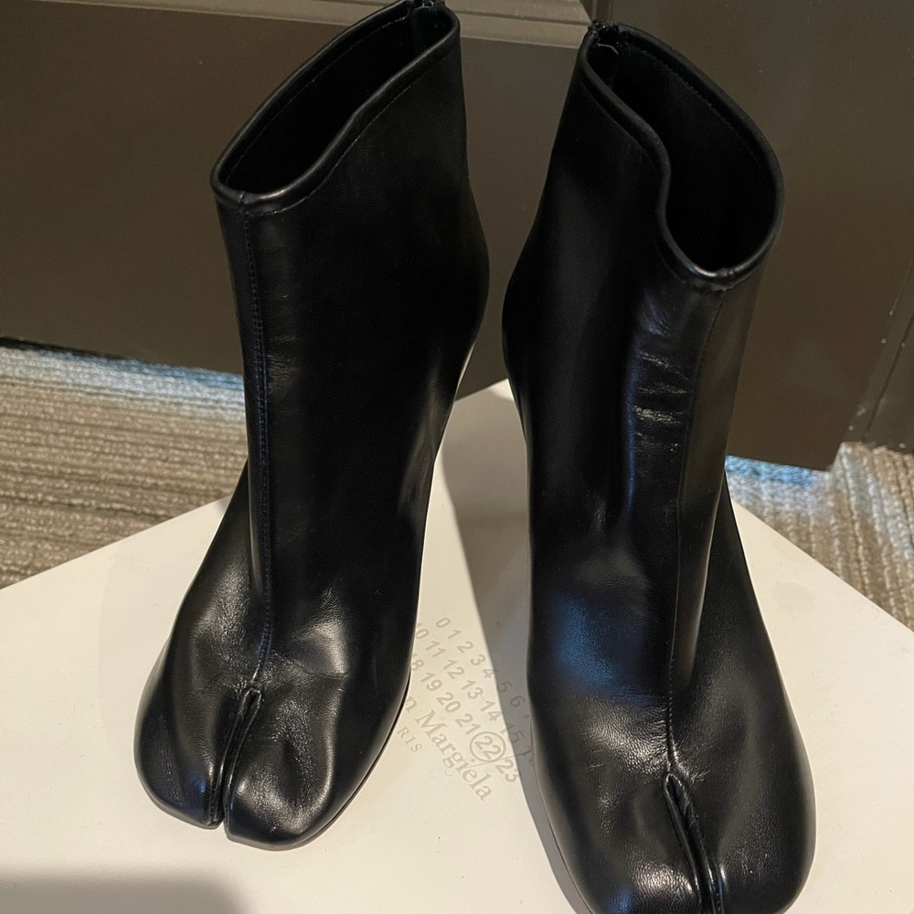 maison margiela black tabi boots